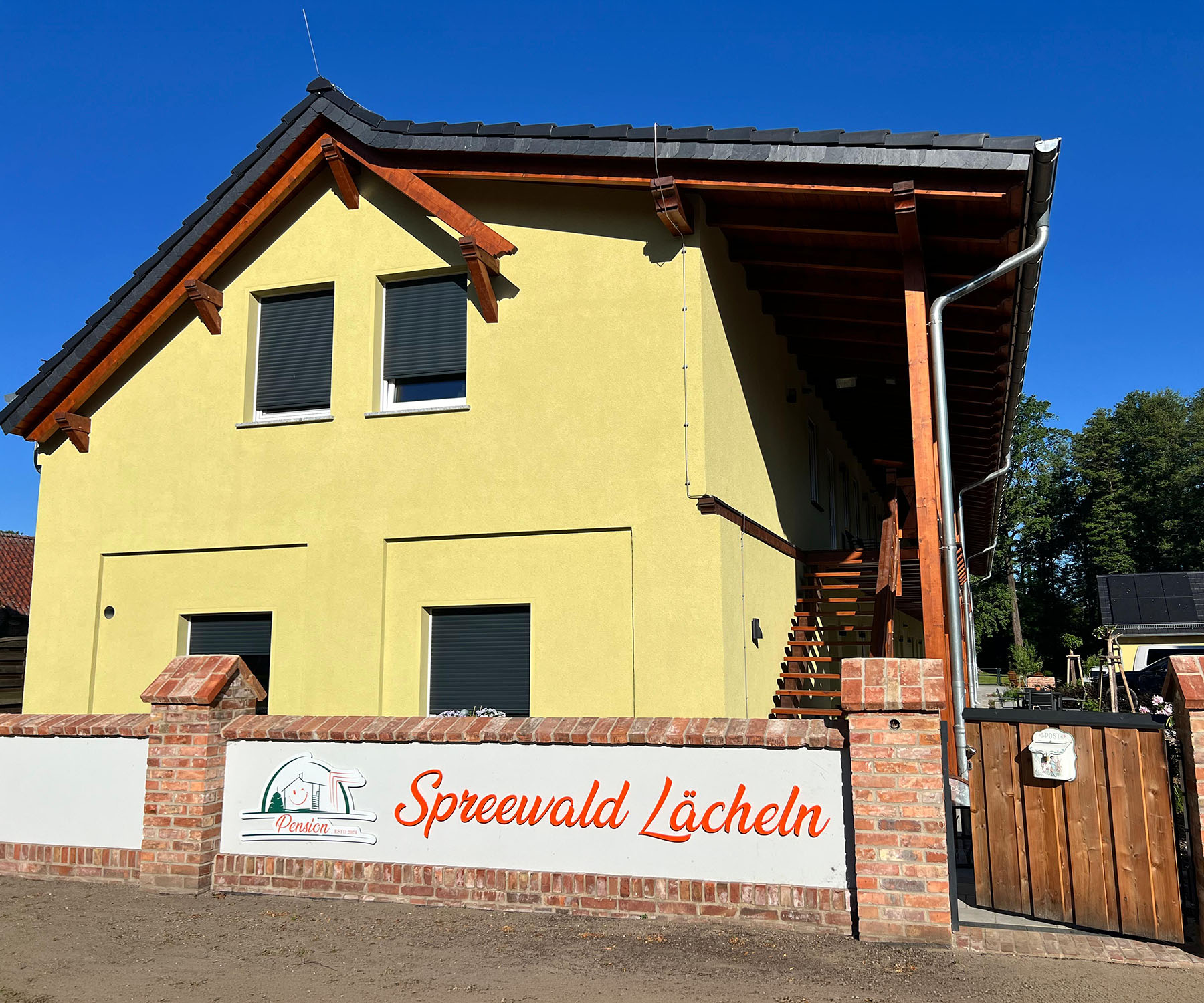 Pension_Spreewald_Lächeln_Eingang_Treppendorf